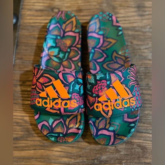 adidas Shoes - Adidas slip on size 9